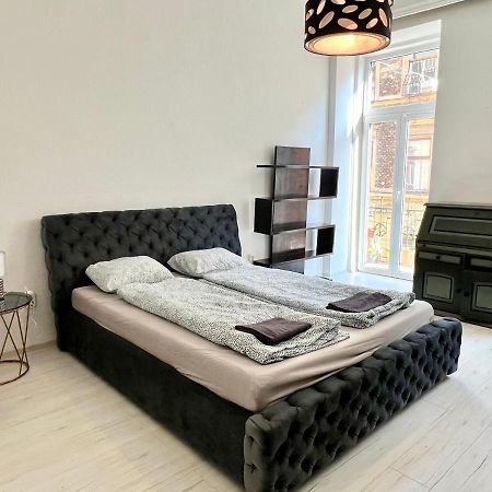 L8 Guesthouse บูดาเปสต์ ภายนอก รูปภาพ